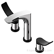 Tapis de salle de bain de pont Mount Chrome Taps répandus